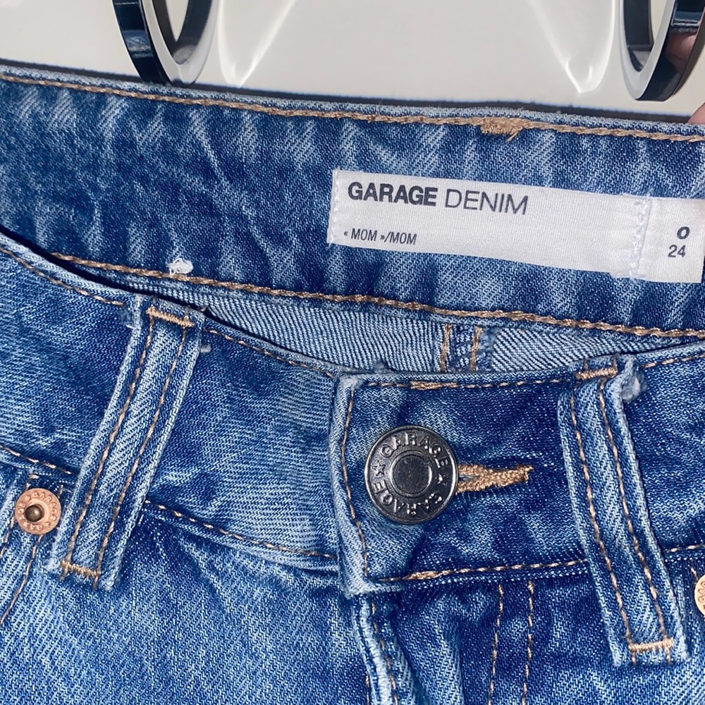 Garage High-Rise Mom Jeans